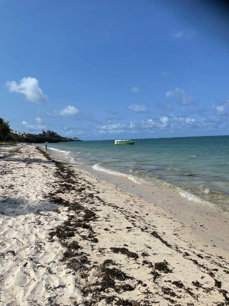 Tiwi Beach Resort & Spa Mombasa Esterno foto