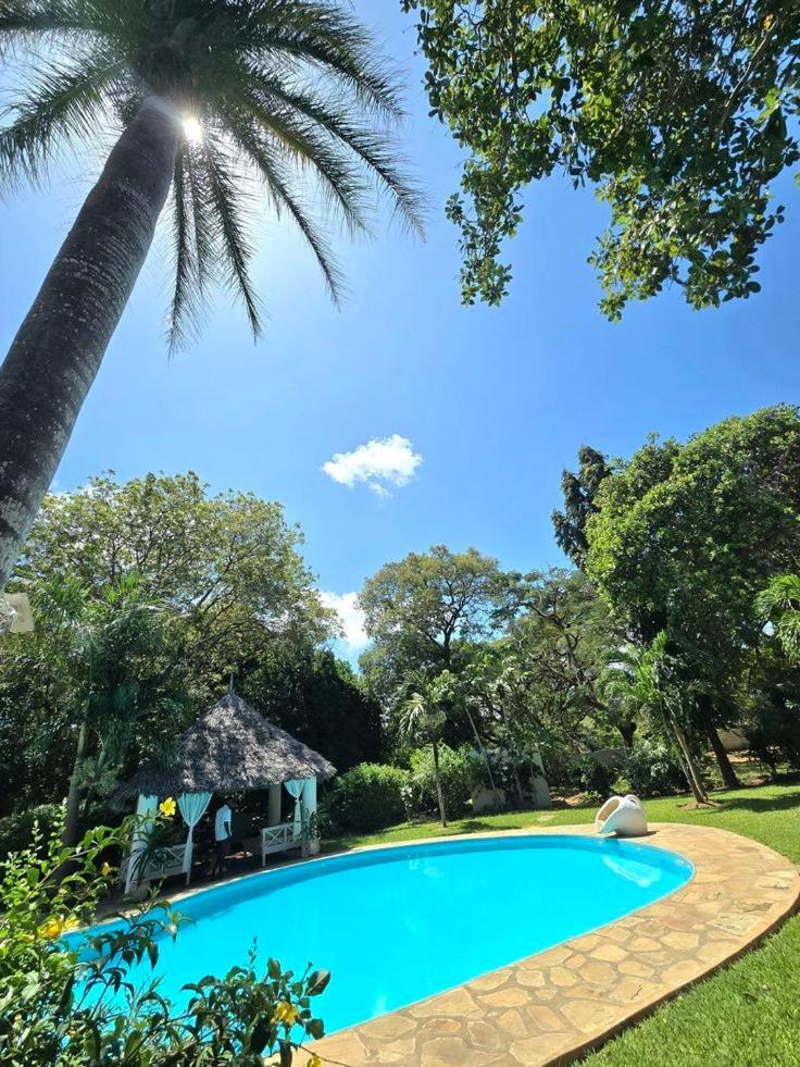 Tiwi Beach Resort & Spa Mombasa Esterno foto
