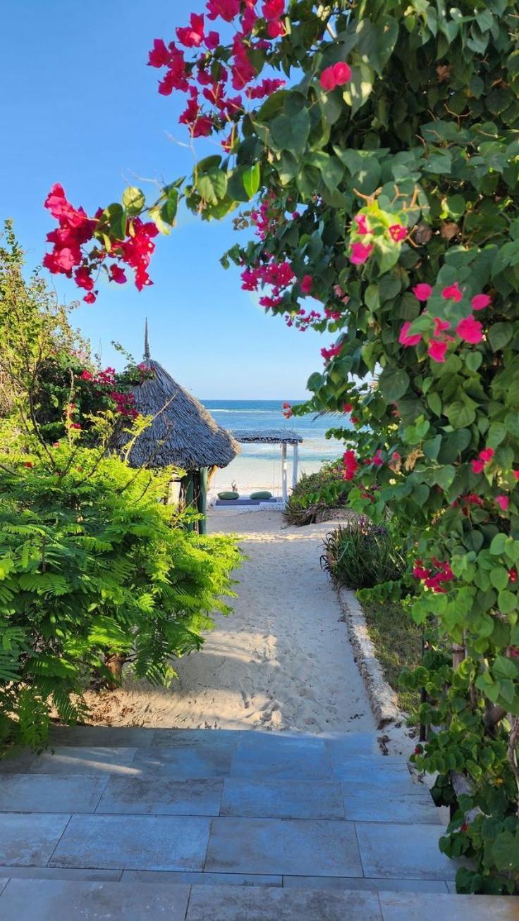 Tiwi Beach Resort & Spa Mombasa Esterno foto